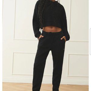 Alo Yoga Muse Sweatsuit
